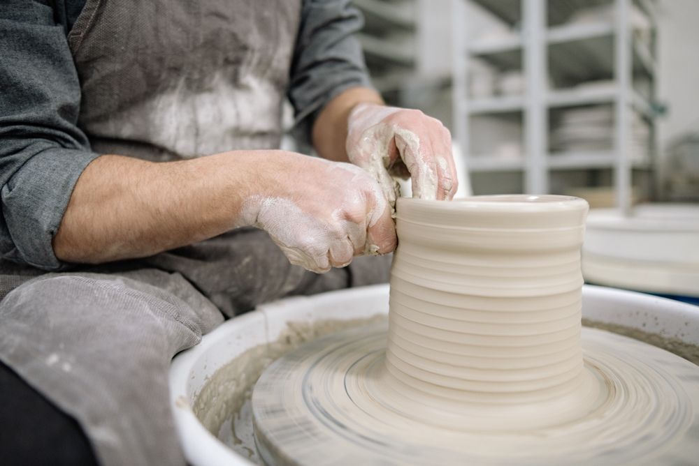 Profile of the platter showing its low foot.